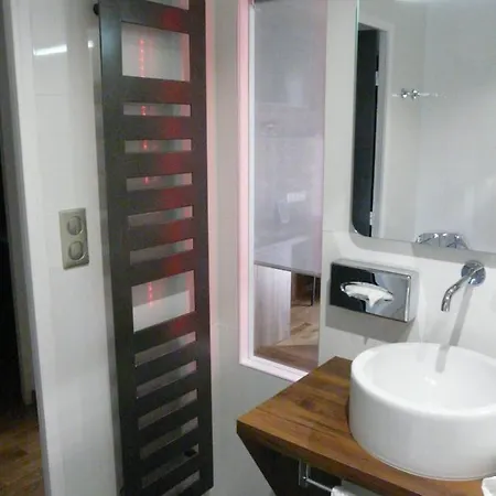 فندق مبيت وإفطار Residences Mv فيليوربان
